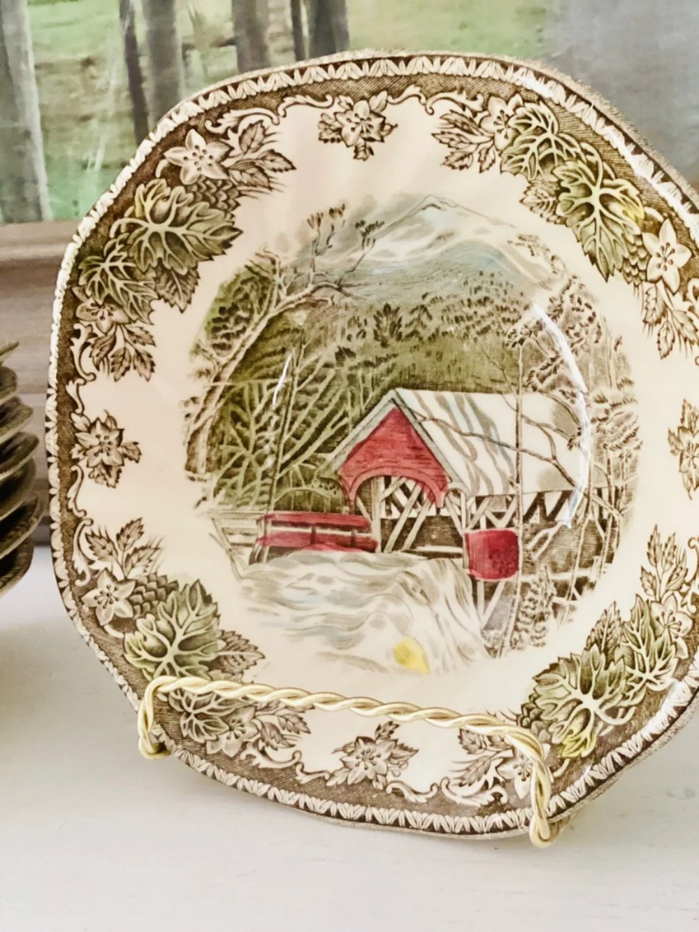 The Friendly Village Johnson Brothers bowls Set of 8 England The covered Bridge